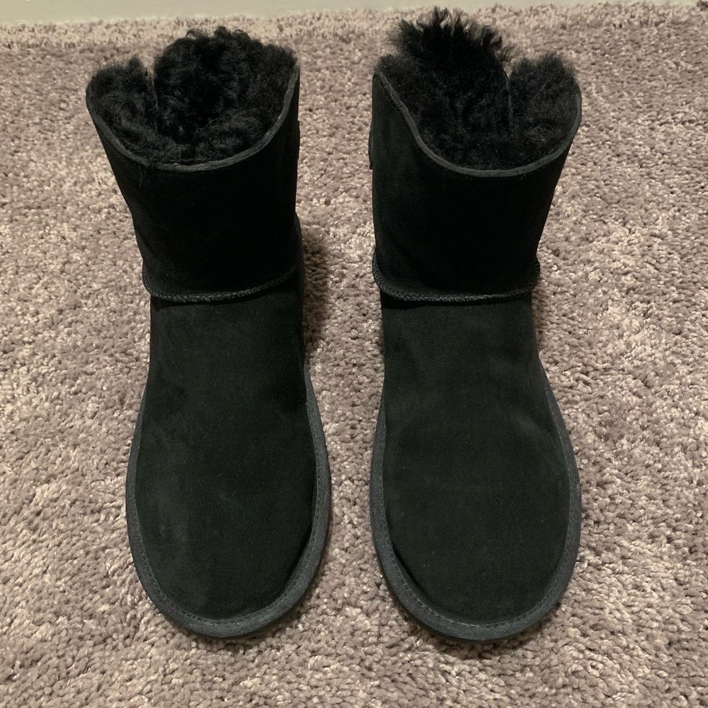 Black UGG boot Sz 8